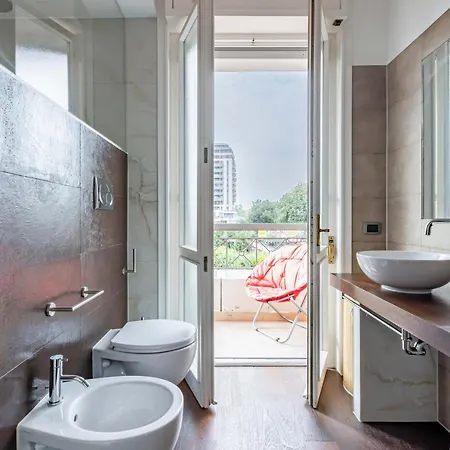 Guesthost - Flat Near The Station With Balcony! * كالياري