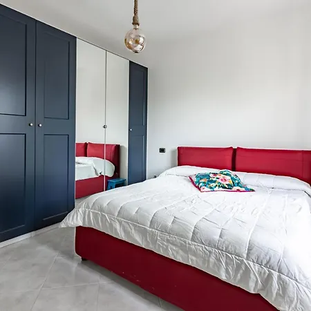 Guesthost - Flat Near The Station With Balcony! 公寓 卡利亚里